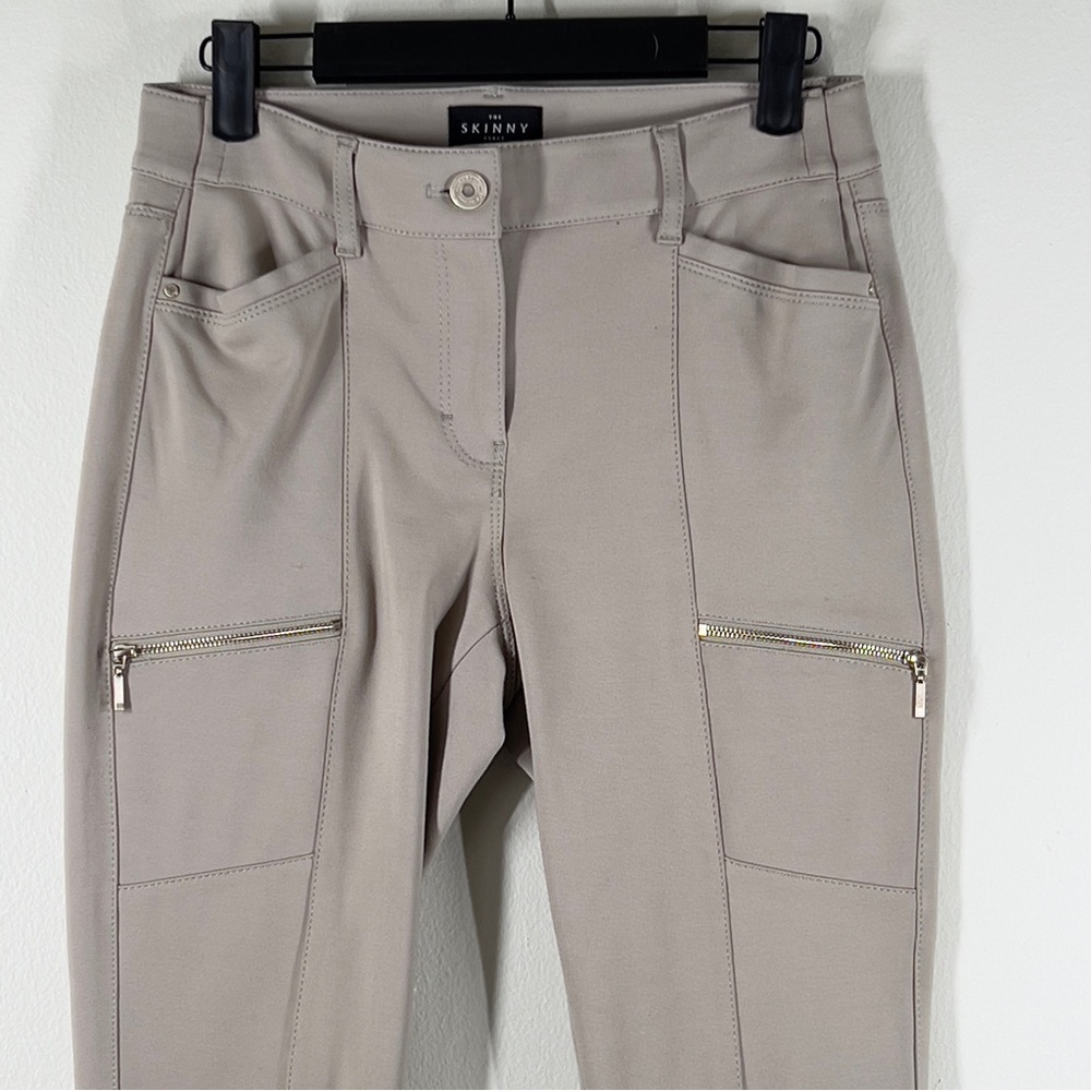 The SKINNY ankle. beige tan skinny pants Women’s Size 2.